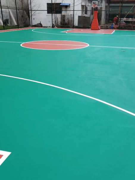 淅川 球场长期使用易出现地面开裂